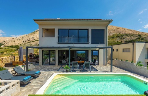 Stara Baska Apartment | Villa mit Salzwasser Pool und Meeresblick, Strandnah