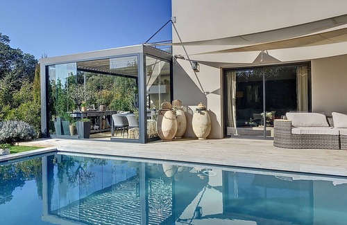 Saumane-de-Vaucluse House | Villa Moderne à Saumane-de-vaucluse : Élégance Contemporaine, Proximité du Golf