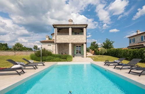 Mofardini Villa | Villa Mofardini III - Traditionaly designed with modern amenities