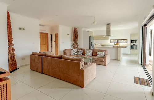 Camp Bestel Villa | Villa Mon Île Diroma Tranquil Villa with Private Pool
