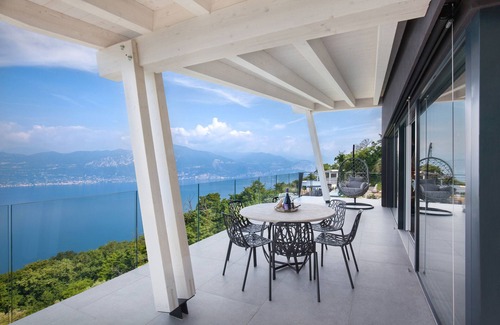 San Zeno di Montagna Villa | Villa Montelago With Pool