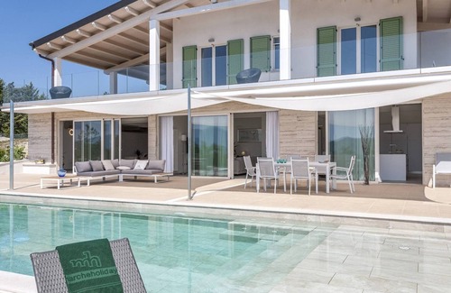 Acqualagna Villa | Villa Montefalcone 8 by Marche Holiday Villas