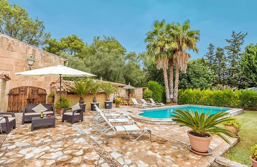 Les Palmeres Villa | Villa Mosson for 6 people with pool
