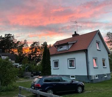 Morlunda Villa | Villa Movägen Family friendly Free Wifi Lake nearby
