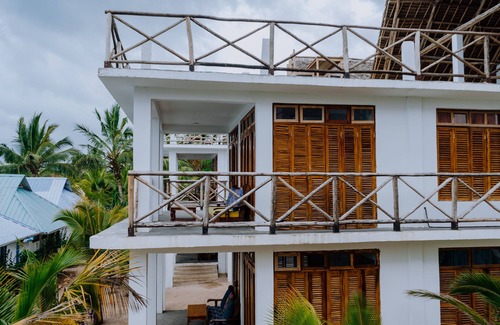 Fukuchani Villa | Villa Moza Oceanview 4 Bedrooms- Sleeps up to 10 Adults