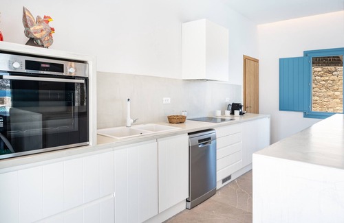 Kanalia Villa | Villa "Myko" with Sea View, Private Pool & Wi-Fi