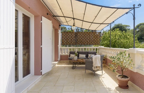 Saint-Jean Villa | Villa Néo-provençale Avec Piscine aux Portes de Cannes