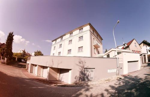 Prague 4 House | Villa na Vinici
