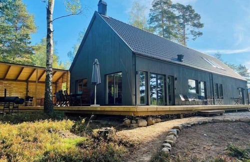 Gallstad House | Villa Nabben - strong pines, lakeview and beach