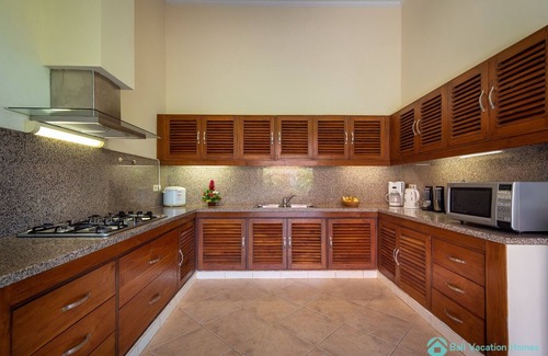 Dencarik House | Villa Namasté - Beachfront @ Lovina Beach, 8P, Private Pool, BBQ