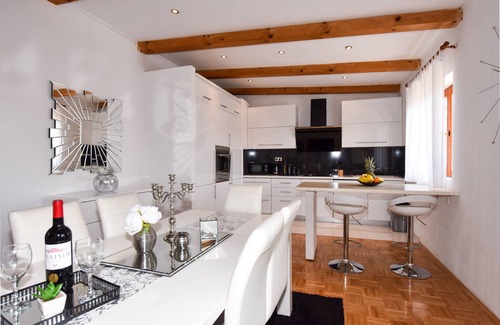 Crno Apartment | Villa Natura Two Bedroom Apartment