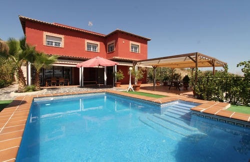 Aranjuez Ski Chalet | Villa near Aranjuez. TuCasaTemporal