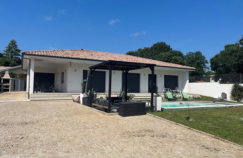 Saucats Villa | Villa near the Bassin d'Arcachon with private pool