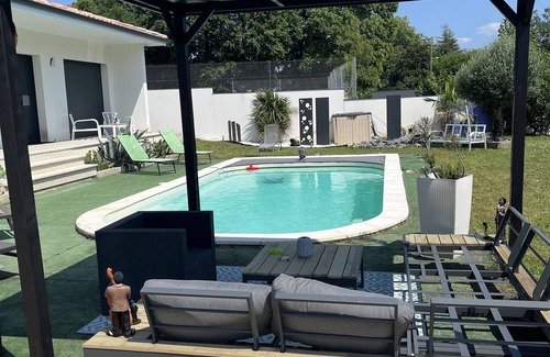 Saucats Villa | Villa near the Bassin d'Arcachon with private pool
