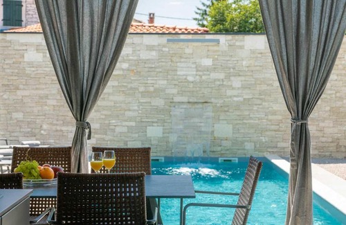 Karlovici House | Villa Nevia Sivati