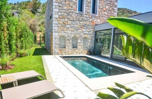 Torba Villa | Villa Nicolai - Four Bedroom Villa, Sleeps 8