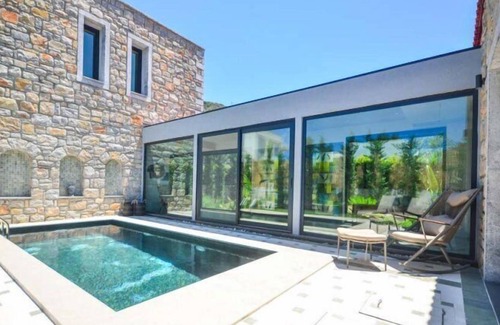Torba Villa | Villa Nicolai - Four Bedroom Villa, Sleeps 8