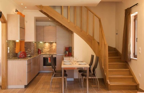 Spanokhorion House | Villa Nisa Stone Hideaway with Views