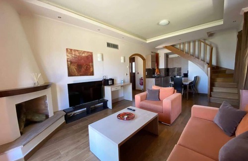 Spanokhorion House | Villa Nisa Stone Hideaway with Views