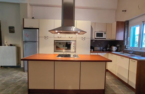 Platanos House | Villa Nlparadi- spacious appartment, 5 mins from Falassarna beach