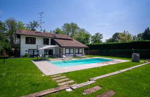 Castelletto Sopra Ticino Villa | VILLA NOVELLI con Piscina e ampio Giardino