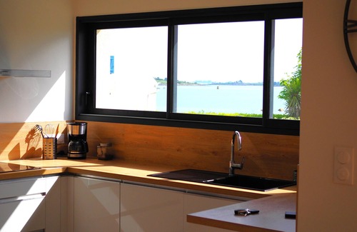 Berven House | Villa Nodeven, sea view, 50 metres from the beach