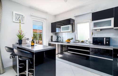 Rudine Villa | Villa Novi - Five Bedroom Villa, Sleeps 12