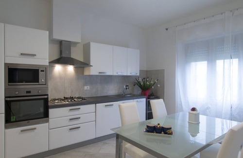 Forte dei Marmi Villa | Villa oasis swimming pool and park