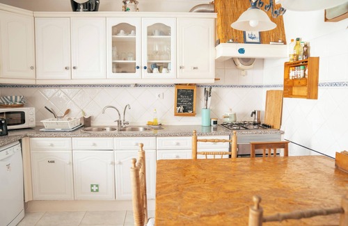 Ericeira House | Villa, Ocean View&Pool. Beach in walking distance. EriceiraSoulSurfersGuesthouse