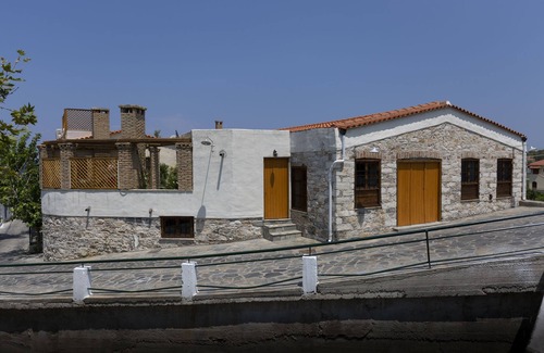 Agios Konstantinos Villa | Villa of the old olive oil factory