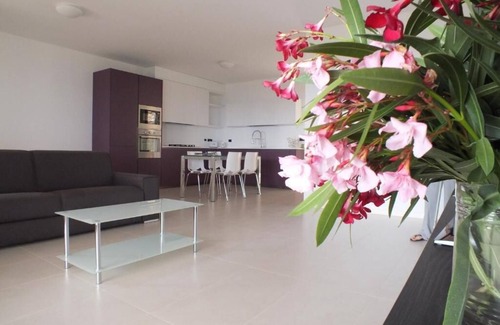 San Pietro in Cariano Villa | Villa Oleandri-APT main house