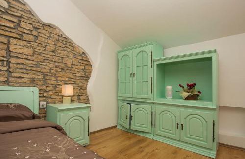 Jursici Villa | Villa Olden, traditional stone house