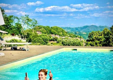 Massarosa Villa | Villa Olympia Pool Sea View Mountains Lake Nature Sleeps 8 Air Conditioning Wi-Fi