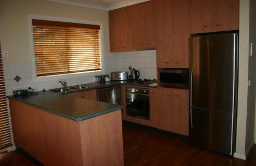 Albury Villa | Villa on Nathan