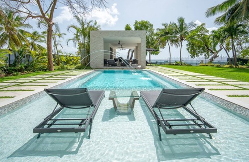 Weston Villa | Villa Onyx in Saint James by Personal Villas - Beachfront with Pool Access