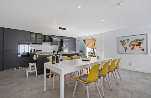 Corralejo Villa | 'Villa Pacifica' with heated pool, terrace, lounge area & Wi-Fi