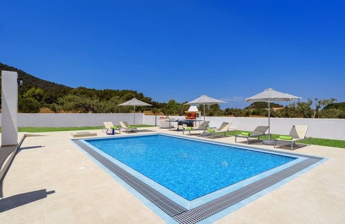 Filerimos Villa | Villa Paleos Sunset by Villa Plus