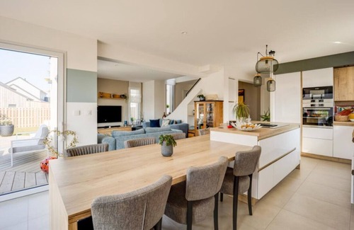 Langrune-sur-Mer House | Villa Palezo - Belle Maison Contemporaine à Deux pas de la Plage