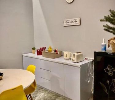 Serpong Villa | Villa Palm Springs by REQhome