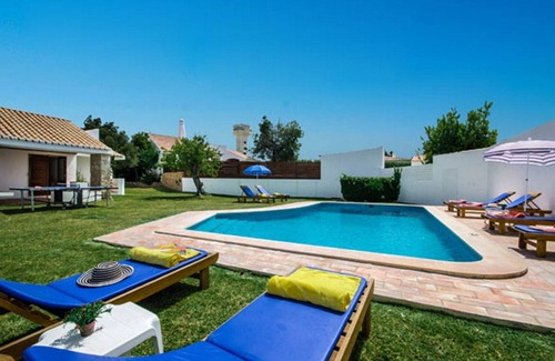 Areias de Sao Joao House | Villa Pantilles, for family, close to Oura beach in ALBUFEIRA