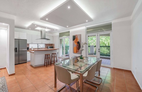 Cerro Gordo Apartment | Villa Papaya — Garden Views & Family Comfort