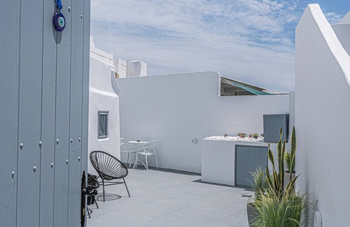 Karterados Apartment | Villa Paradeisos Deluxe Apartment in Karterados