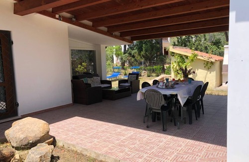 Cala Liberotto Villa | Villa Paradiso, in the beach by foot, big garden, Wifi, all inclusive