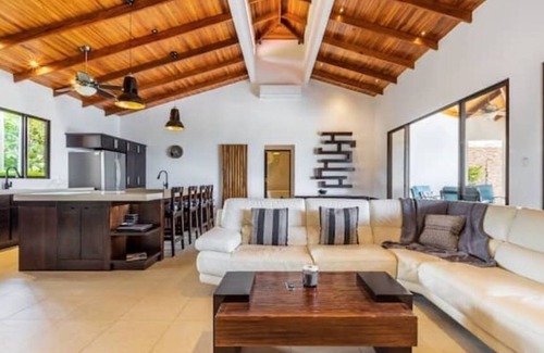 Chontales Villa | Villa Paraiso -Luxury Ocean View Retreat