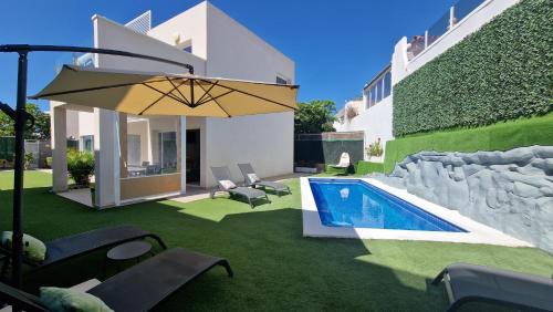 Playa Paraiso Villa | Villa Paraiso-Luxury Villa with Heated Pool