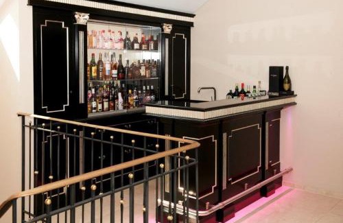 Meggen Villa | Villa Park