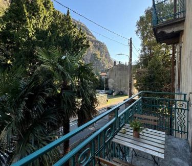 Dervio Apartment | Villa Paruzzi eleganza storica a 6 minuti a piedi dal lago di Como