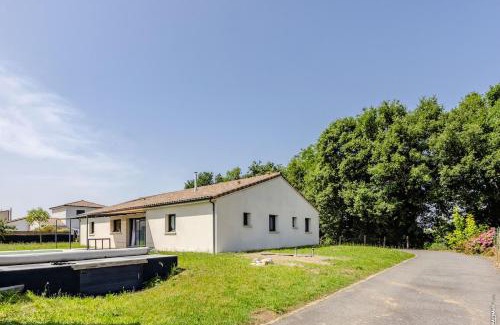 Saint-Sulpice Villa | Villa Pastel - Piscine - Jardin