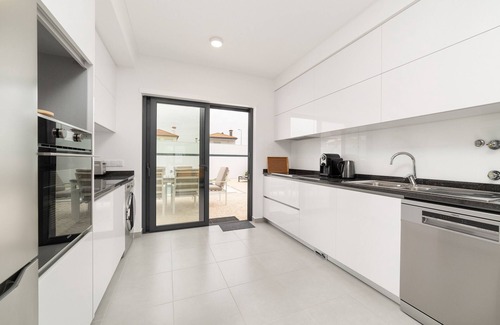 Pataias Villa | Villa Pataias - 3 Bedroom Holiday home in Pataias - SCH064