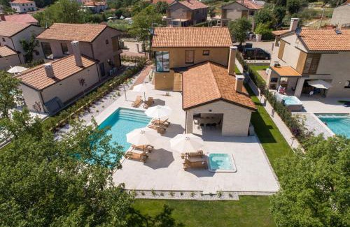 Kadumi Villa | Villa Pedena - Deluxe Comfort & Style